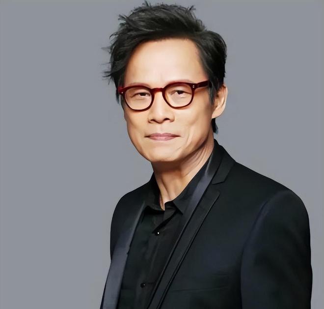 半岛·综合体育(中国)官方网站“歌坛伯乐”左宏元：他写的歌大家都喜欢听现在女儿是(图5)