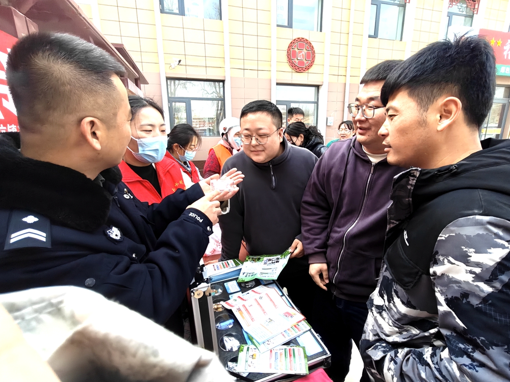 半岛·综合体育盐池县大水坑镇开展“3·15” 打假辨毒宣传宣讲活动(图1)