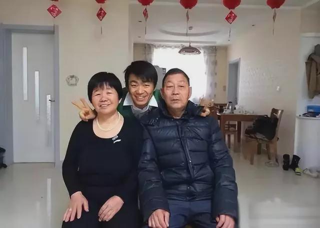 半岛·综合体育(中国)官方网站全世界都行动起来把那个草根又傻根还没文化的王宝强榨(图4)